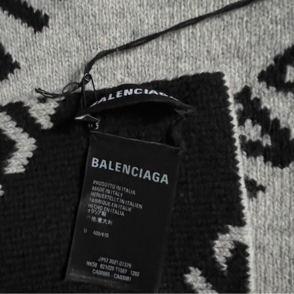 BALENCIAGA ALLOVER LOGO SCARF GREY/BLACK - Picture 8 of 11